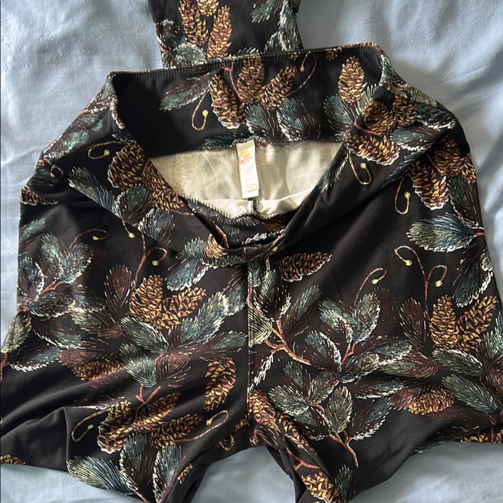 LuLaRoe Black Leggings with Pinecone & Evergreen Print
